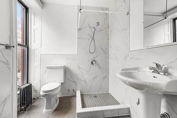 Rented by SERHANT. | media 8