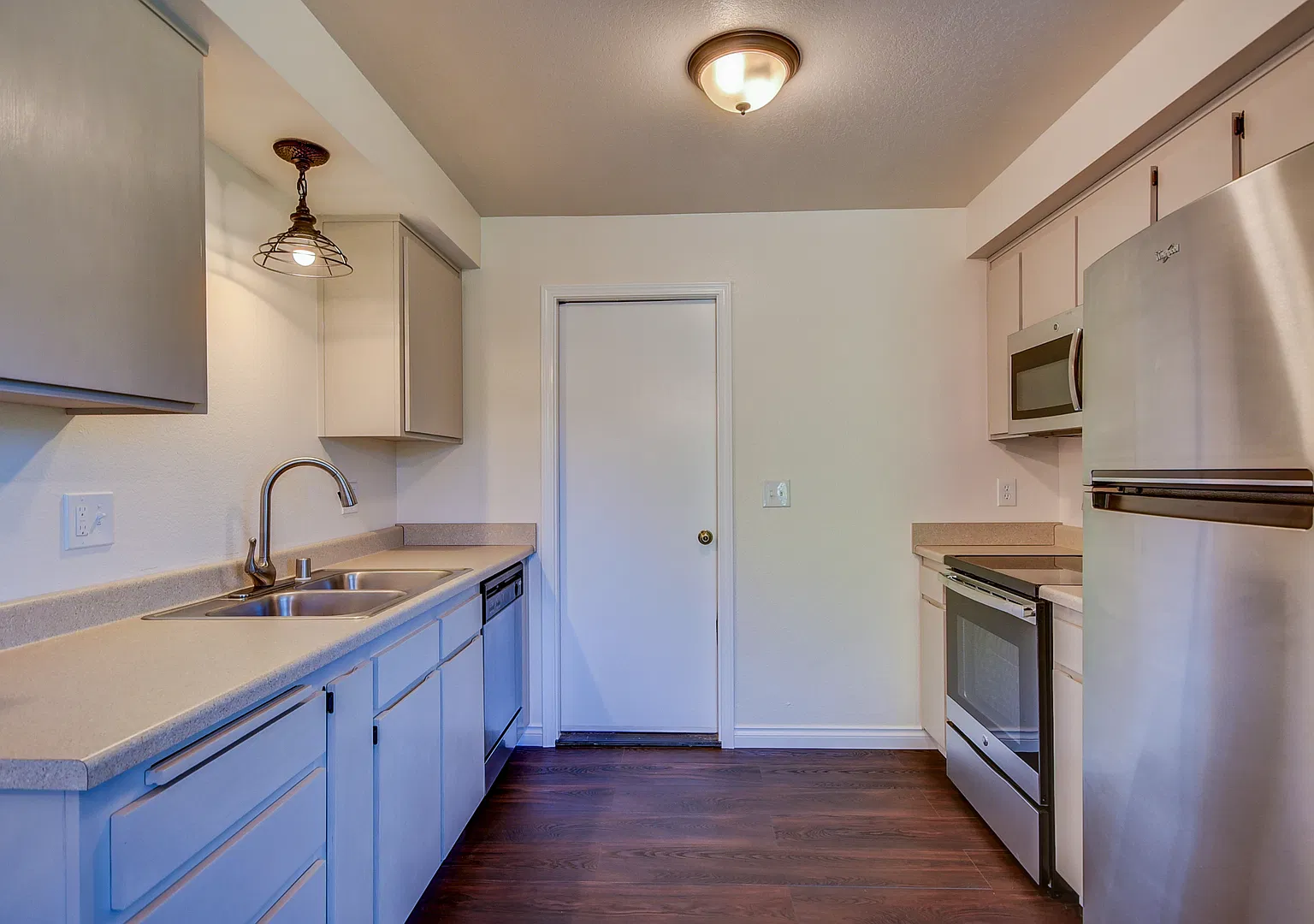 0984-1151 SW Kaleeton Loop — Photo 2