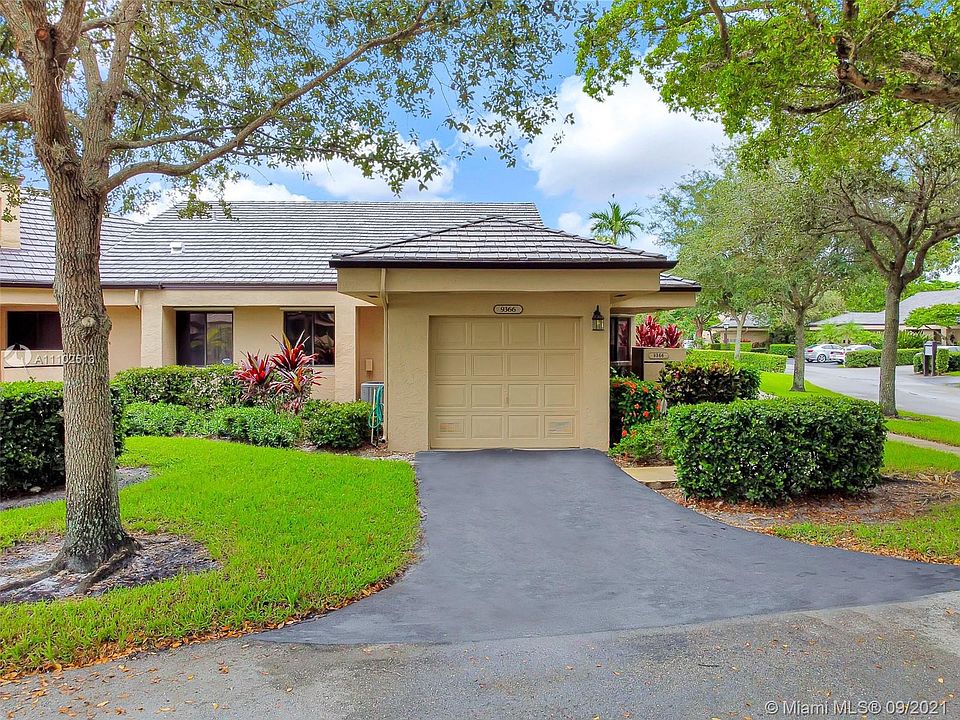 1st image of 9366 N Chelsea Dr N #9366