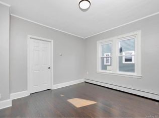 98 N Grove St #2, Valley Stream, NY 11580