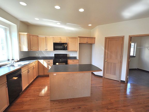 2nd image of 302 Watercress St