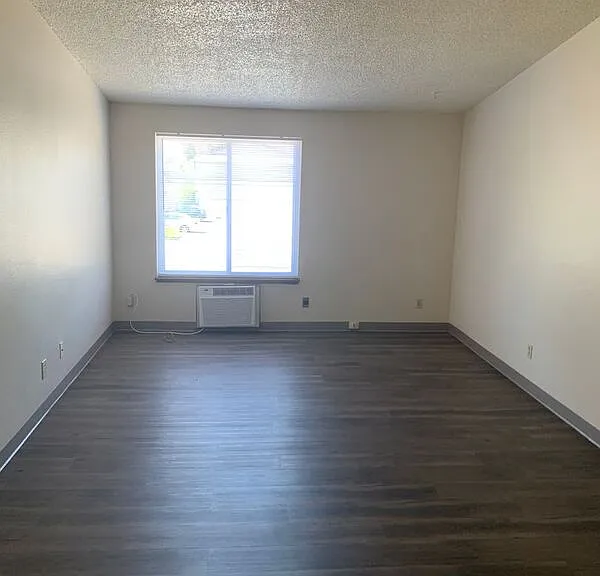 337 S Johnson St #F — Photo 6