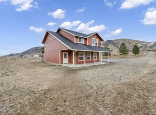 879 Eastside Ln, Coleville, CA