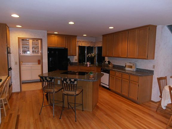 5th image of 24011 SE 39th Ct