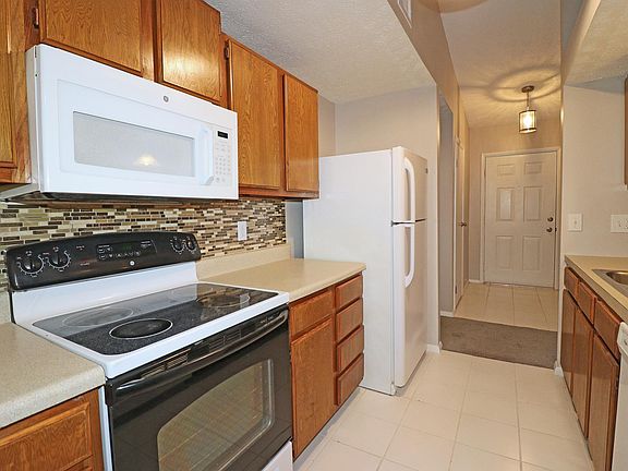 Full equiped kitchen open to Great Room