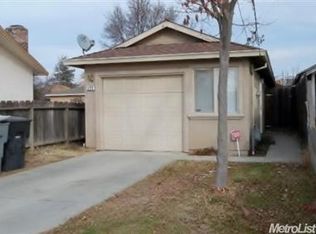 221 N 5th Ave, Oakdale, CA 95361