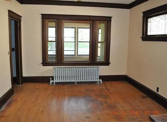 3rd image of 1142 Edmund Ave