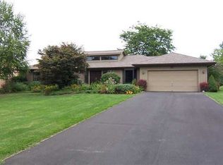 14 Hidden Mdw, Penfield, NY 14526