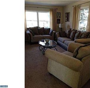 3rd image of 6 Rosetree Ct