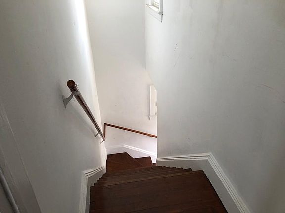 2nd Floor Walk Up