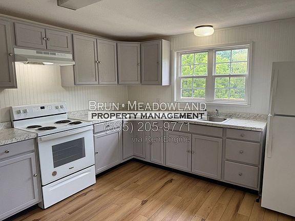 4th image of 2250 Woodby Ln