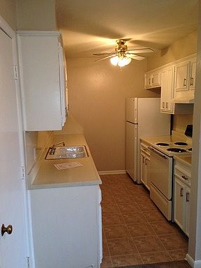 2nd image of 2906 N Glenhaven Dr APT D2