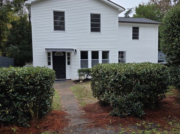 415 E New England Ave