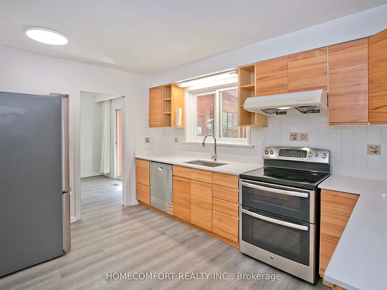 247 Parkview Ave — Photo 13