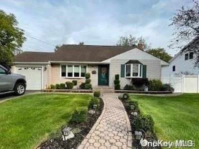 149 Elkton Lane, North Babylon, NY, 11703