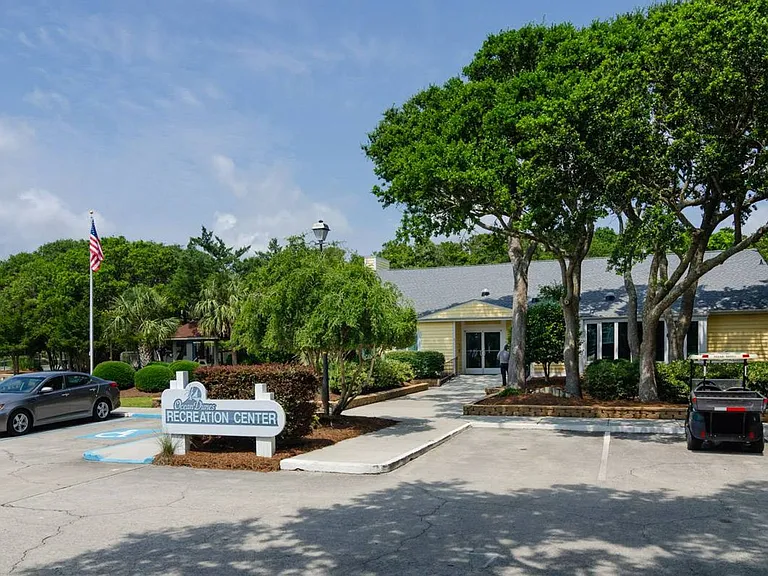 403 Dolphin Ct — Photo 34