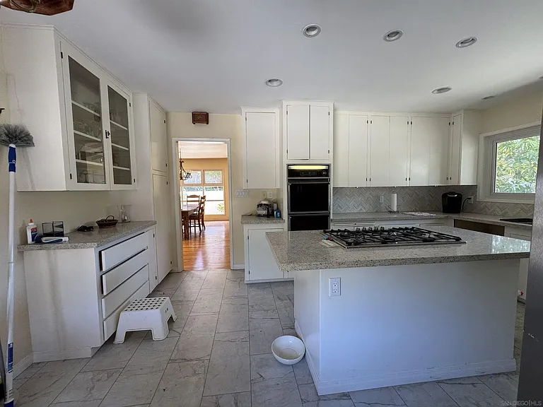 3722 Del Mar Ave — Photo 3