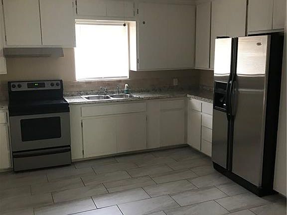 3rd image of 1959 Monterey Dr