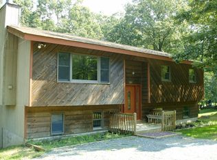 130 N Forest Dr, Hawley, PA 18428