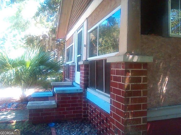 4th image of 1020 Stonewall St
