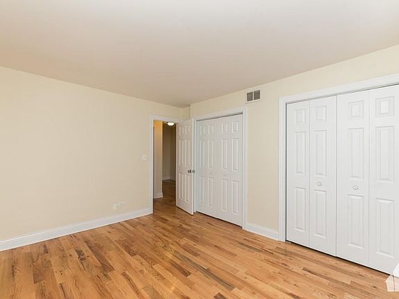 3rd image of 555 W Arlington Pl APT 409L