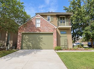 12521 Chartres Dr, Gonzales, LA 70737