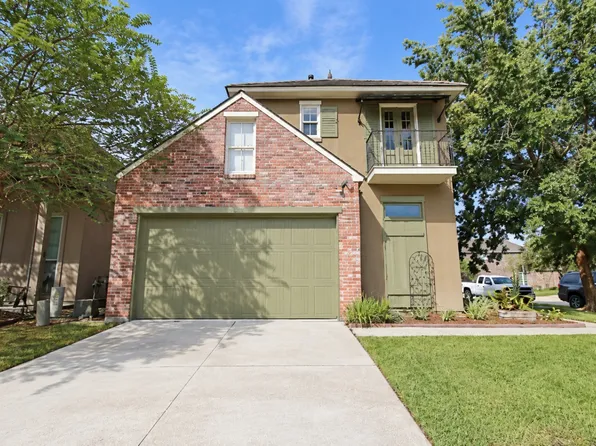 12521 Chartres Dr, Gonzales, LA 70737