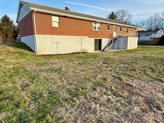 2nd image of 139 Lawn Rd