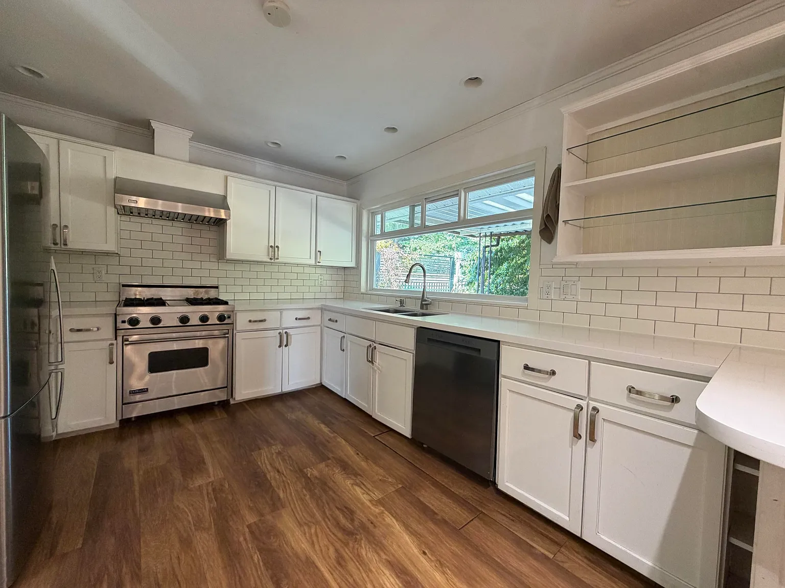 4 bed, 2800 sqft, $3,500 — Photo 4