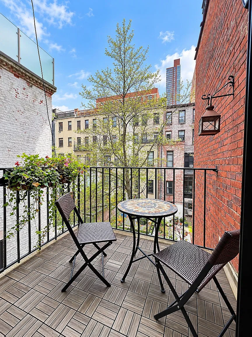 112 West 71st Street — Photo 2