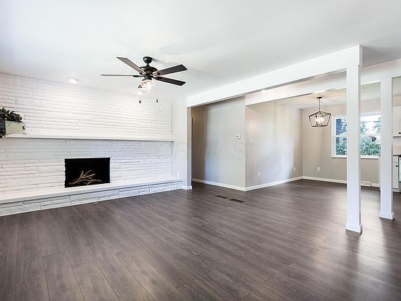 4th image of 2661 Alder Vista Dr