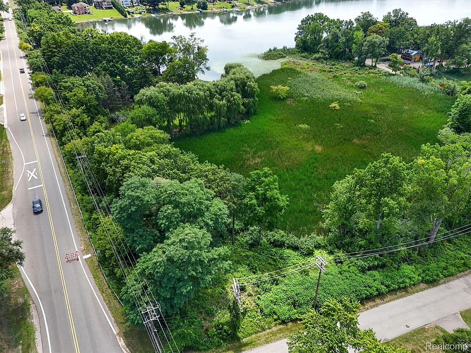 1st image of 3039 McCormick Dr