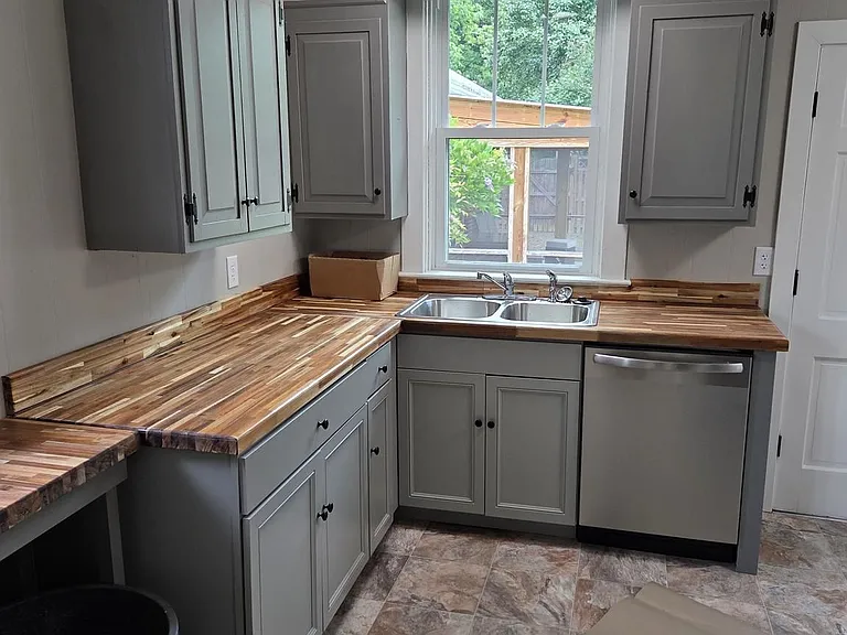 240 S Holliday St — Photo 12