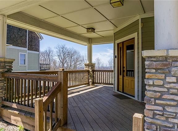 2nd image of 401 Vista Dr #9