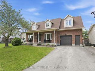 13 Poole Creek Cres, Ottawa, ON K2S 1T6