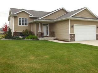 2100 Paradise Rd, Albert Lea, MN 56007