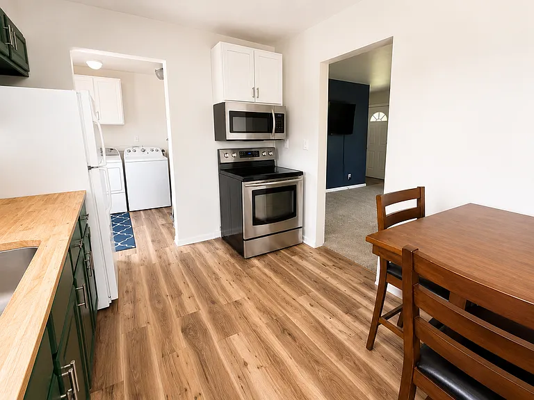 1102 Murray Dr — Photo 7