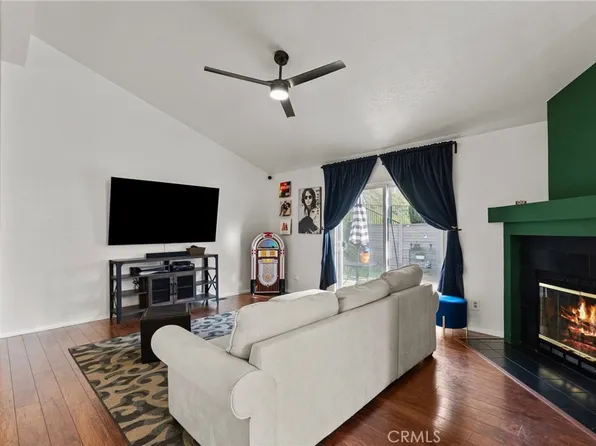 20095 Shadow Island Dr, Santa Clarita, CA 91351