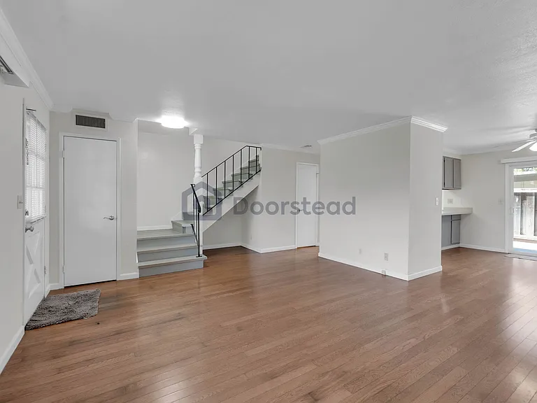 58 Fountainhead Ct — Photo 9