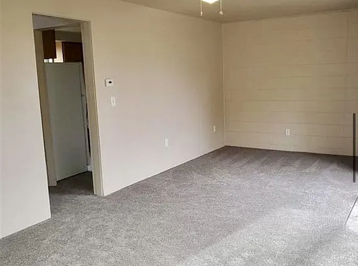 3 bed, 1.5 bath, 1100 sqft, $1,250 — Photo 2