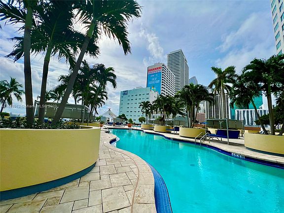 4th image of 244 Biscayne Blvd APT 3407