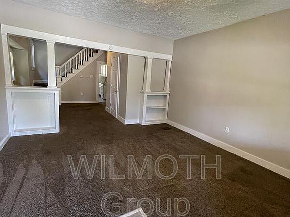 5th image of 4212 E Washington St #1
