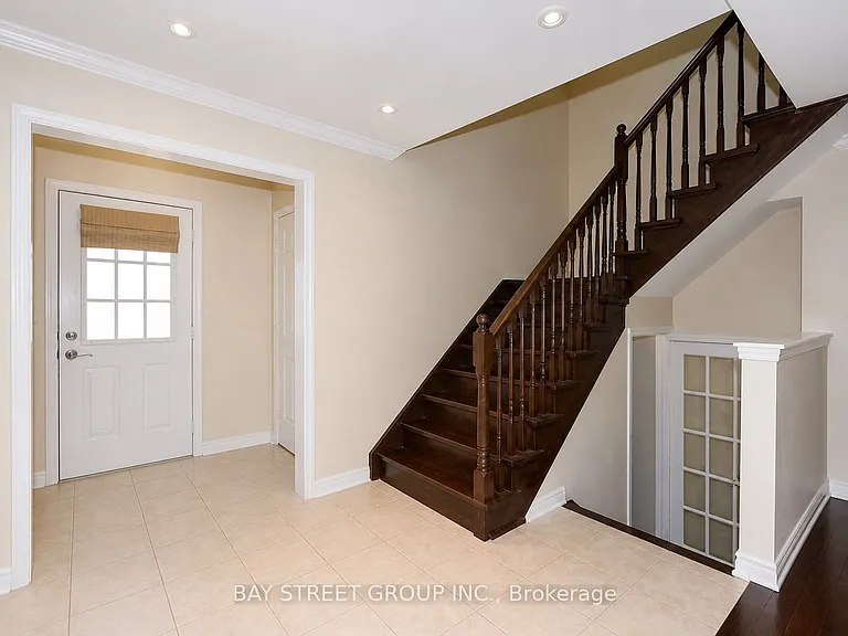 506 Bur Oak Ave — Photo 5
