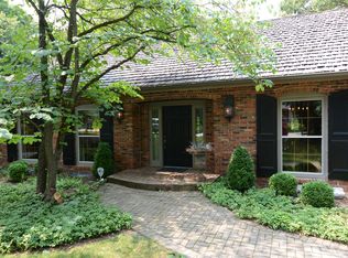 4N034 Thornapple Rd, Saint Charles, IL 60174