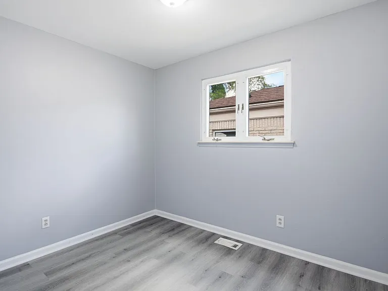 1663 Wilson Ave — Photo 9