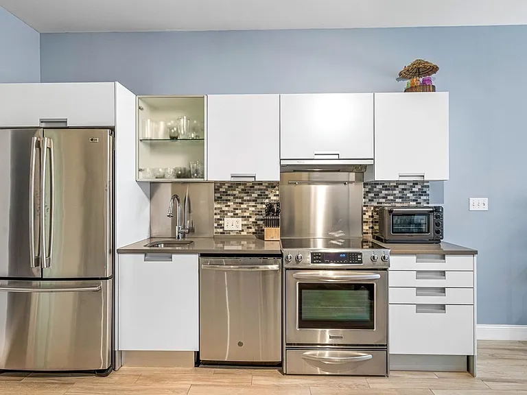 346 Congress St #203 — Photo 6