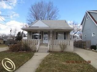 8175 Harding Ave, Center Line, MI 48015