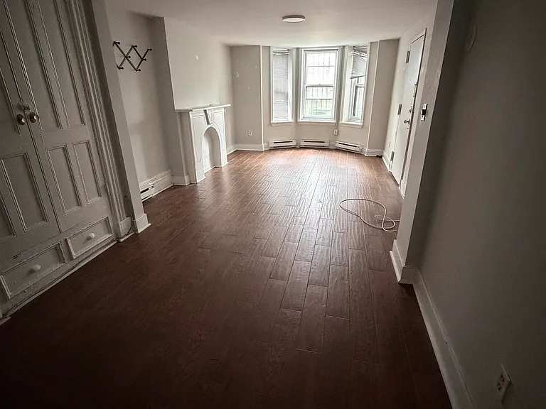 811 Washington St #BASEMENT — Photo 3