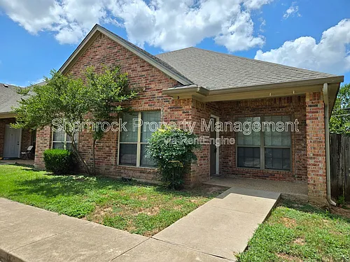2109 Columbus Ave #D Photo 1