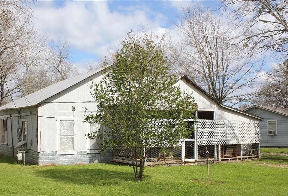 1st image of 228 Cherry Dr